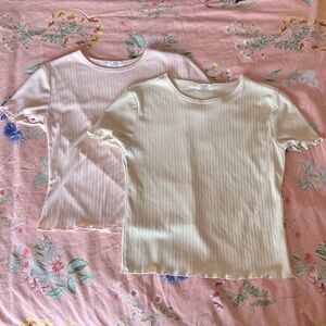 Set of 2 Ardene Ribbed Lettuce Hem Tops - Cream & Pink